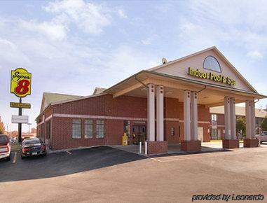 Hotel Super 8 By Wyndham Tulsa/Downtown/East Exterior foto